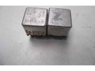 Pojistková skříňka Řídící jednotka BSM 015420219, 4RD00412200 Mrcedes-Benz E W124 1988