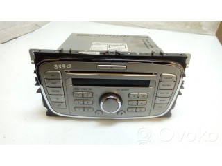 Радио/ проигрыватель CD/DVD / навигация