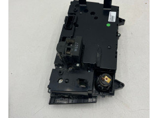 Блок управления климат-контролем 30746022, 77341915 Volvo V70