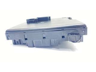 Блок предохранителей 12217799, 8676391 Volvo V70