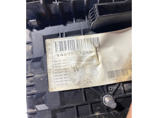 Блок предохранителей 1K0937806D, 5K0937800L Volkswagen Caddy