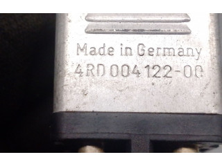 Pojistková skříňka 0015420219, 4RD00412200 Mercede-Benz S W126 1988