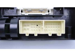 Блок управления климат-контролем 8X0820045   Audi A1