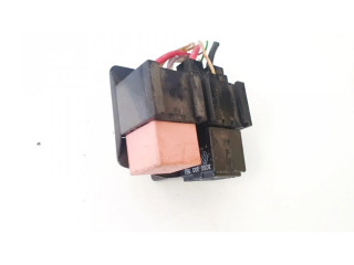 Блок предохранителей  8200430037a, 8200430037--a   Dacia Logan I    