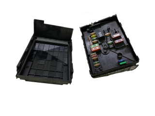   Pojistková skříňka 1K0937132F, 1K0937132G   Volkswagen Tiguan 2010