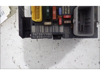   Pojistková skříňka 9807028580   Peugeot 5008 2011