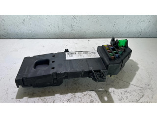 Блок предохранителей 13181984, 518777206 Opel Vectra C