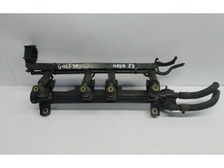 Vstřikovací lišta 037133317N   Volkswagen New Beetle     