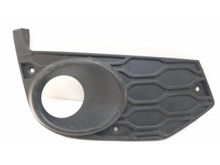 Декоративная решётка противотуманной фары