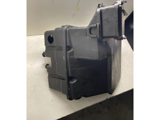 Pojistková skříňka Volkswagen Transporter - Caravelle T5 2005