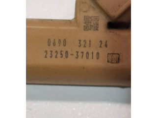 Vstřikovač 2325037010, 069032124   Toyota Prius (XW30)     