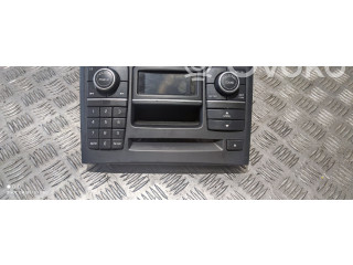 Радио/ проигрыватель CD/DVD / навигация