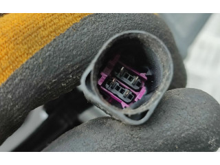 Zámek zadních dveří 2K0827201Q   Volkswagen Caddy 2008