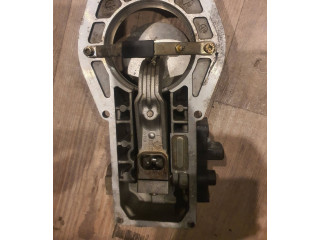 Vstřikovací lišta 051133353, 0438121076 Audi 100 S4 C4