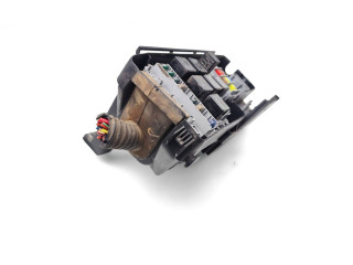 Блок предохранителей 30728132   Volvo XC90    