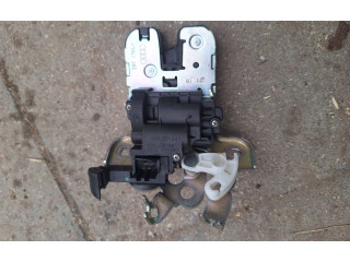 Замок багажника Audi A1 2010 - 2018 года