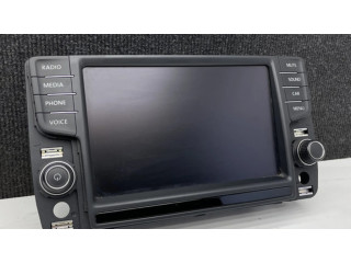 Радио/ проигрыватель CD/DVD / навигация