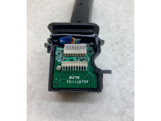 Ручка стеклоочистителей 30768100, 05W17J Volvo V70