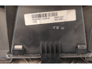 Панель приборов 688014257, 95218099   Chevrolet Orlando       