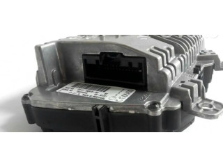 Радио/ проигрыватель CD/DVD / навигация