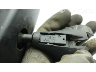 Зеркало заднего вида (в салоне)