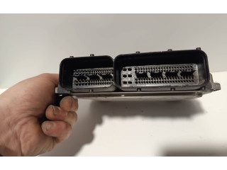 Блок управления двигателя 03G906021KC, 0281013233 Volkswagen Cross Touran I