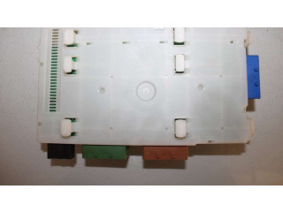 Блок предохранителей 30765624   Volvo V70    