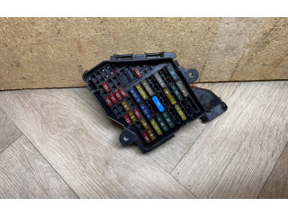 Блок предохранителей 8D1941824 Audi A6 S6 C6 4F