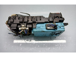 Блок предохранителей MR228760, 2323006072 Mitsubishi Colt