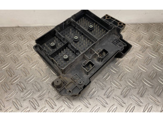 Блок предохранителей 15328843   Chevrolet Blazer    