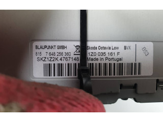 Радио/ проигрыватель CD/DVD / навигация