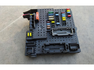 Блок предохранителей 8688264 Volvo S60