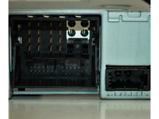 Радио/ проигрыватель CD/DVD / навигация