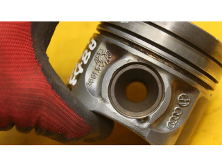 Píst    Audi A8 S8 D3 4E     