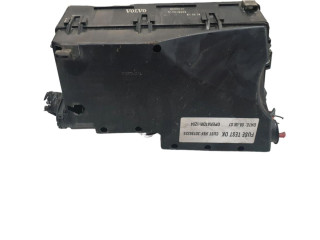 Блок предохранителей 8688040, 8688040 Volvo C70