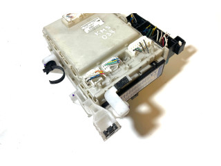 Pojistková skříňka 8273042010 Toyota RAV 4 (XA30) 2008