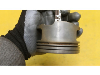 Píst    Audi A8 S8 D3 4E     