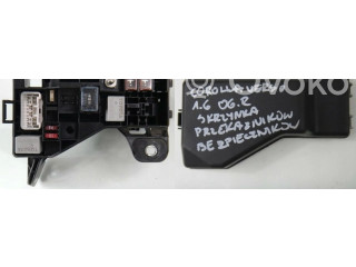 Блок предохранителей  3245553   Toyota Corolla Verso E121    