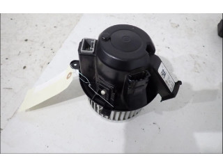 Вентилятор печки 272102302R Renault Twingo III