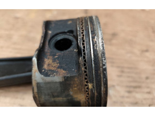  Поршень с шатуном    Jeep Cherokee III KJ  