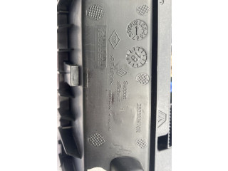 Pojistková skříňka Экран/ дисплей / маленький экран    Renault Kangoo II 2018