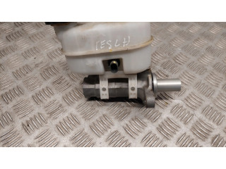 Расширительный бачок тормозной жидкости