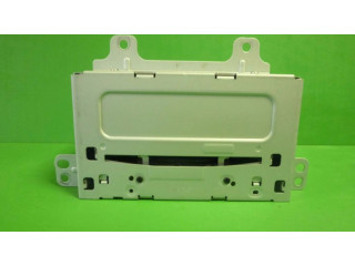 Радио/ проигрыватель CD/DVD / навигация