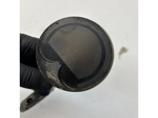 Píst G4FA Hyundai i30 pro benzínový motor 1.4 G4AF