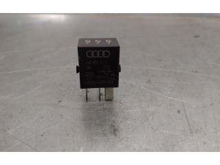 Блок предохранителей 4H0951253C Skoda Octavia Mk3 (5E)