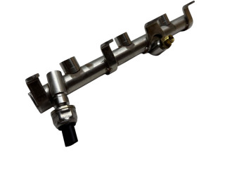 Топливная рампа 06M133316L, 1709420279   Audi A5  