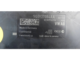 Блок комфорта 5Q0937084AA Skoda Octavia Mk3 (5E)