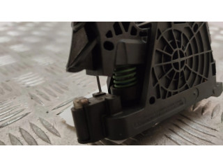 Педаль акселератора