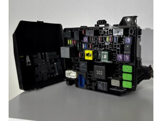 Блок предохранителей Mitsubishi Outlander