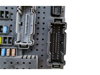 Блок предохранителей 8676391, 12217799 Volvo XC90